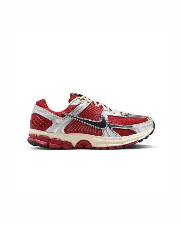 NIKE VOMERO RED