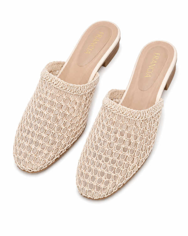 BELLA FLATS